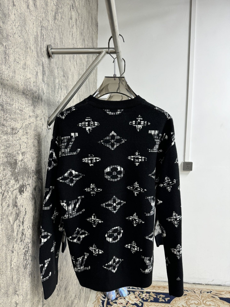 l0vis Vvtt0n sweater